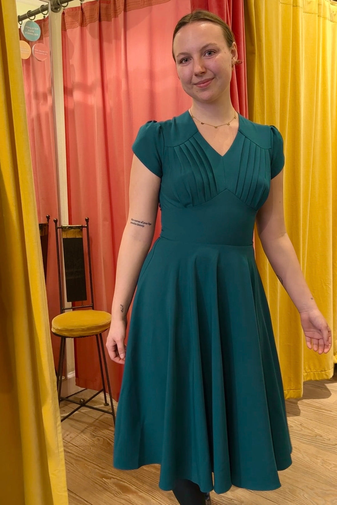 Pretty Retro Swing Dress #farve_teal