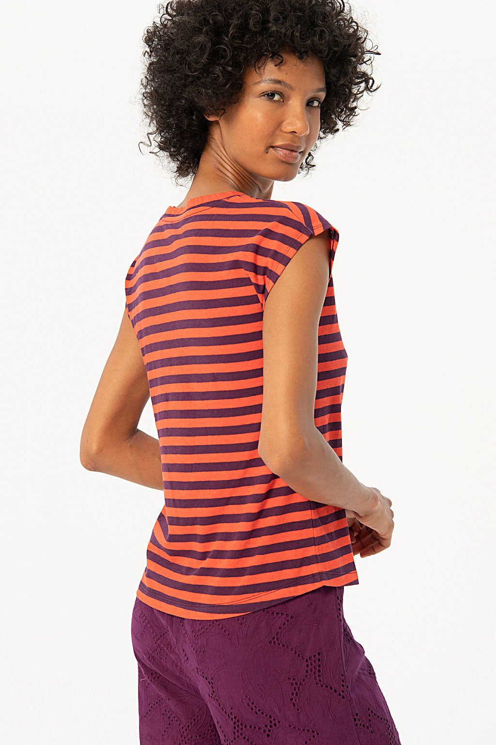 Surkana Fusi Wide Striped T-shirt #farve_maroon