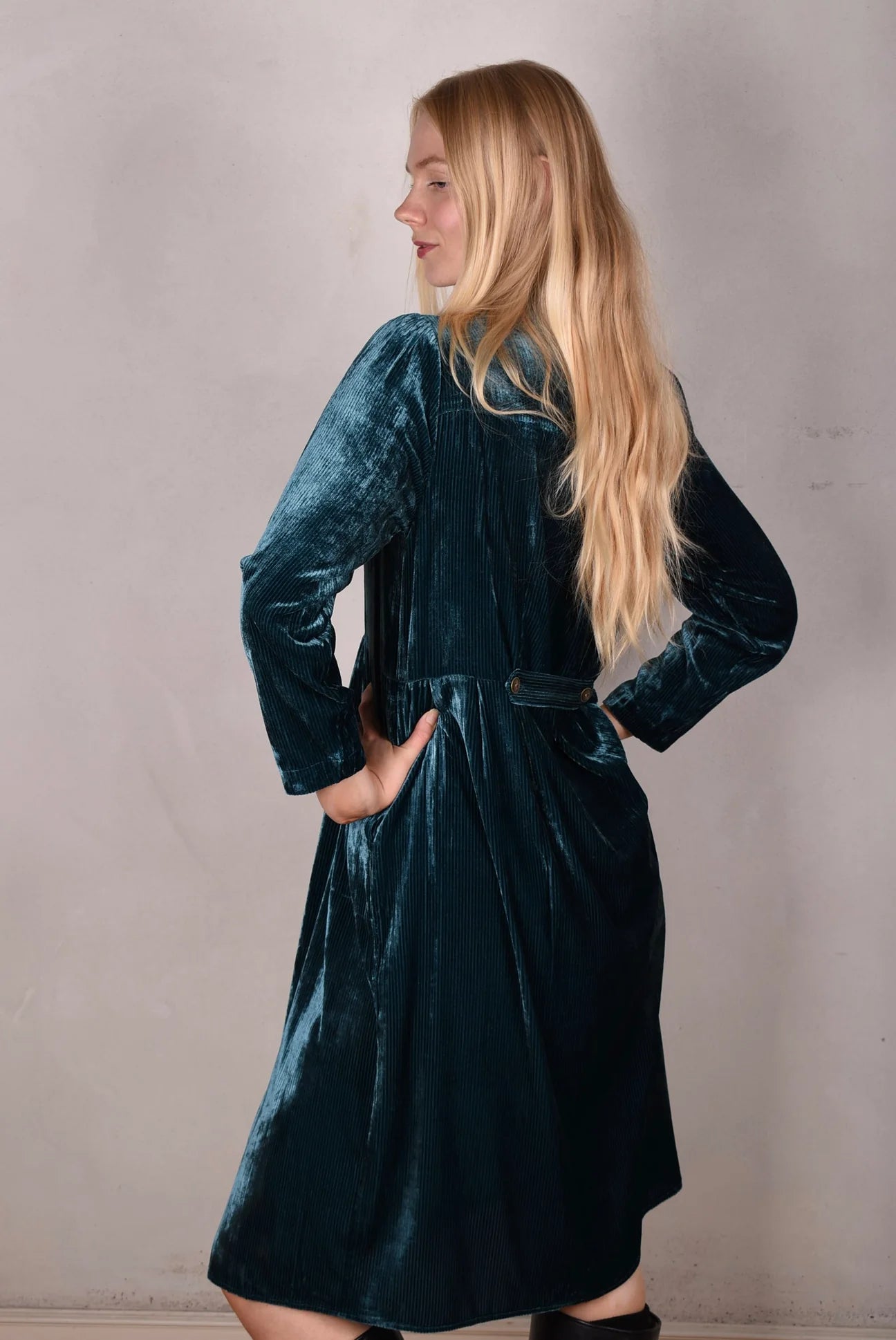 Tone Barker Hen-stretch Dress