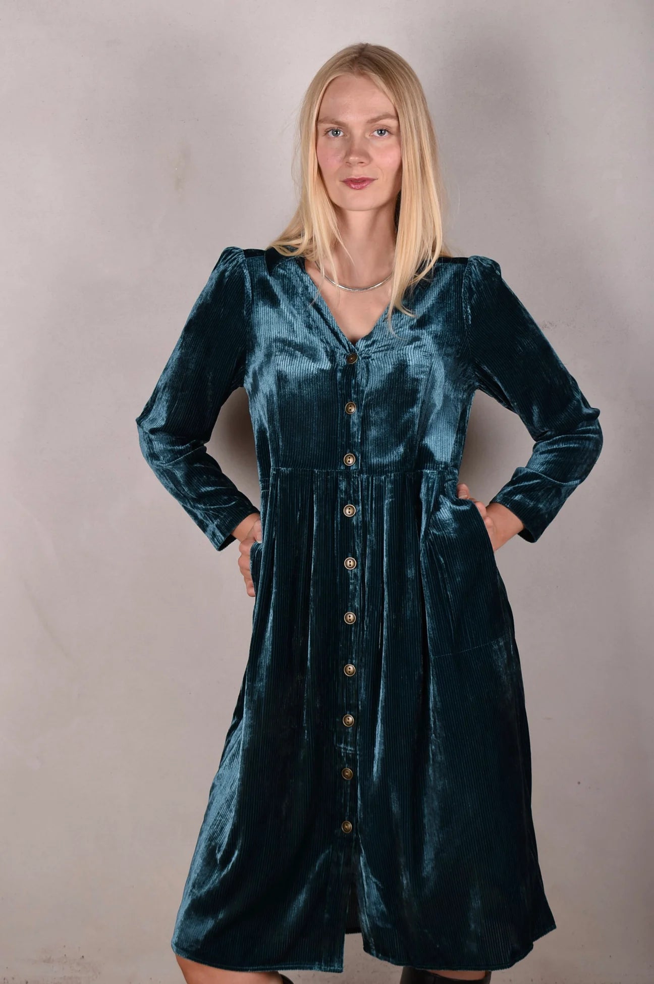 Tone Barker Hen-stretch Dress