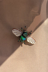 Trovelore Field Bee Broche
