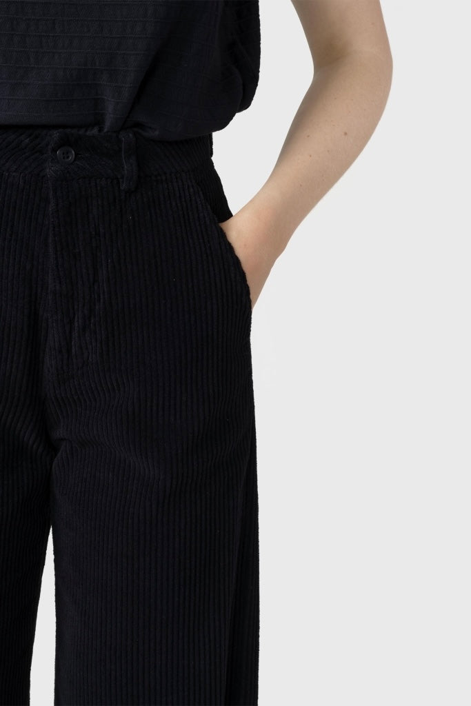 Klitmøller Lydia Jumbo Corduroy Pant #farve_black