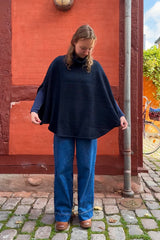 Sibin Linnebjerg Siff Strik Poncho - Navy-Sibin Linnebjerg-Sophies.dk #farve_navy