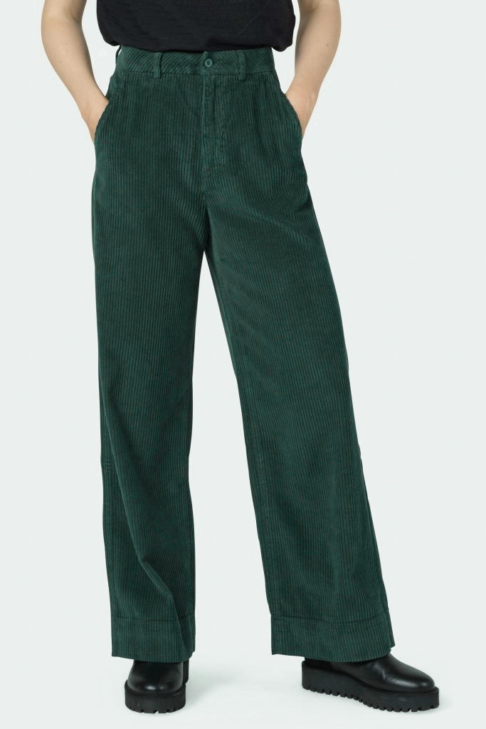 Klitmøller Lydia Jumbo Corduroy Pant #farve_moss-green