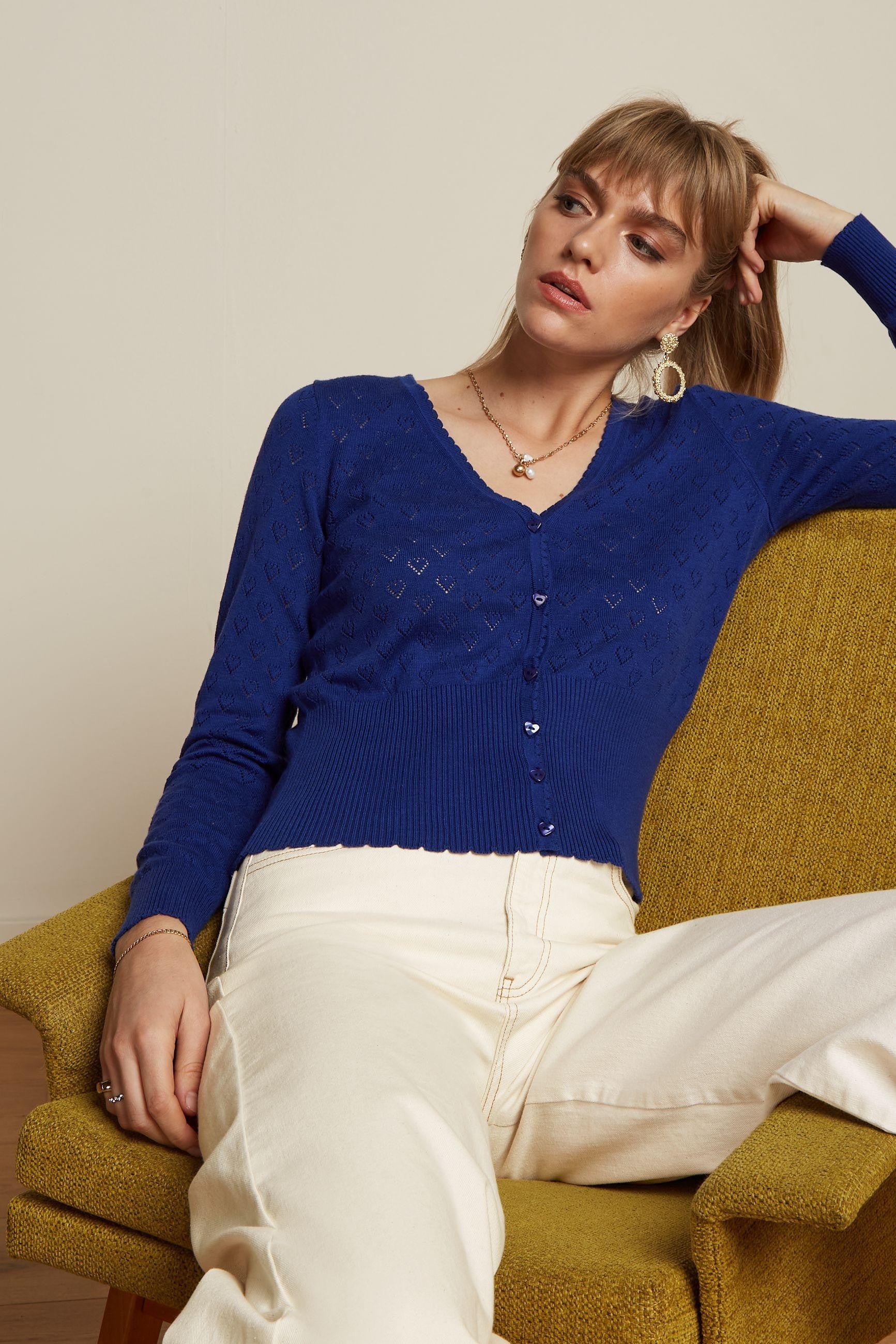 King Louie Cardigan V Heart Ajour Dazzling Blue #farve_dazzling-blue