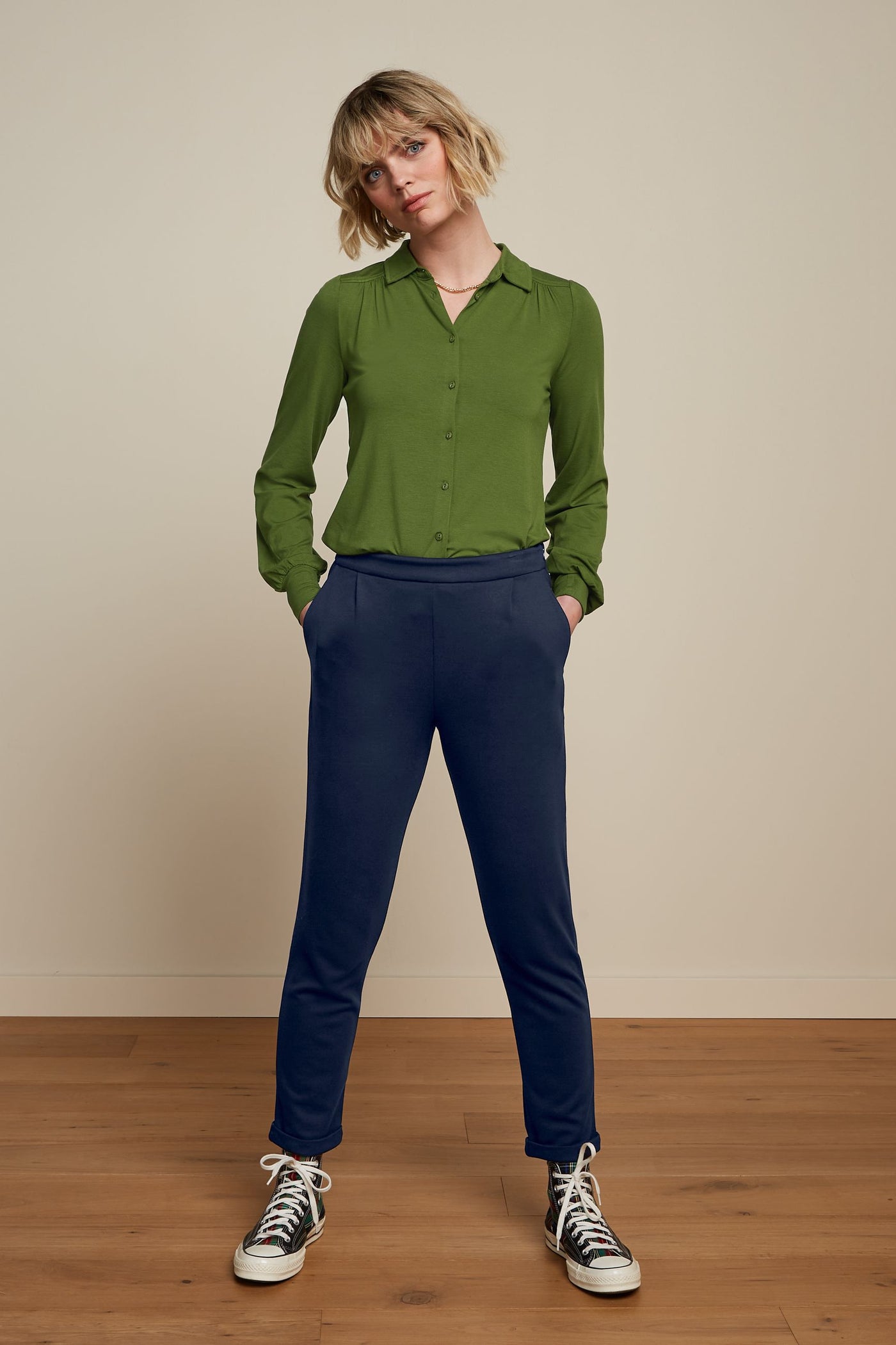 King Louie Carina Blouse Ecovero Olive Green #farve_olive-green