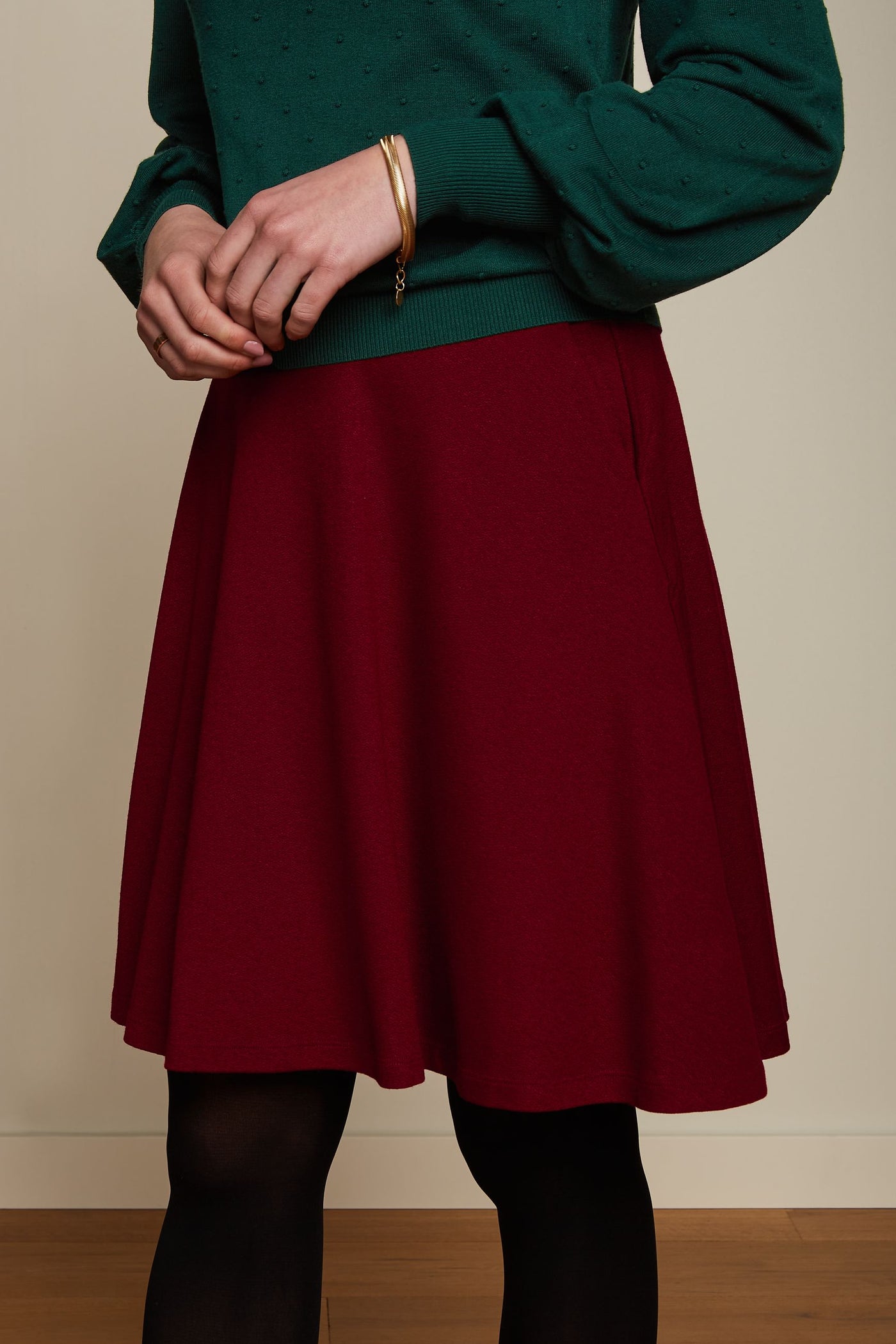 King Louie Serena Skirt Milano Crepe #farve_cabernet-red