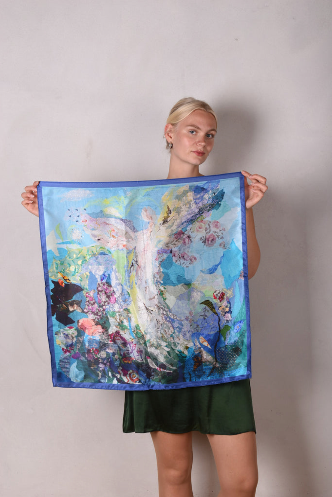 Tone Barker Silke Tørklæde Angel Blue-Tone Barker-Sophies.dk