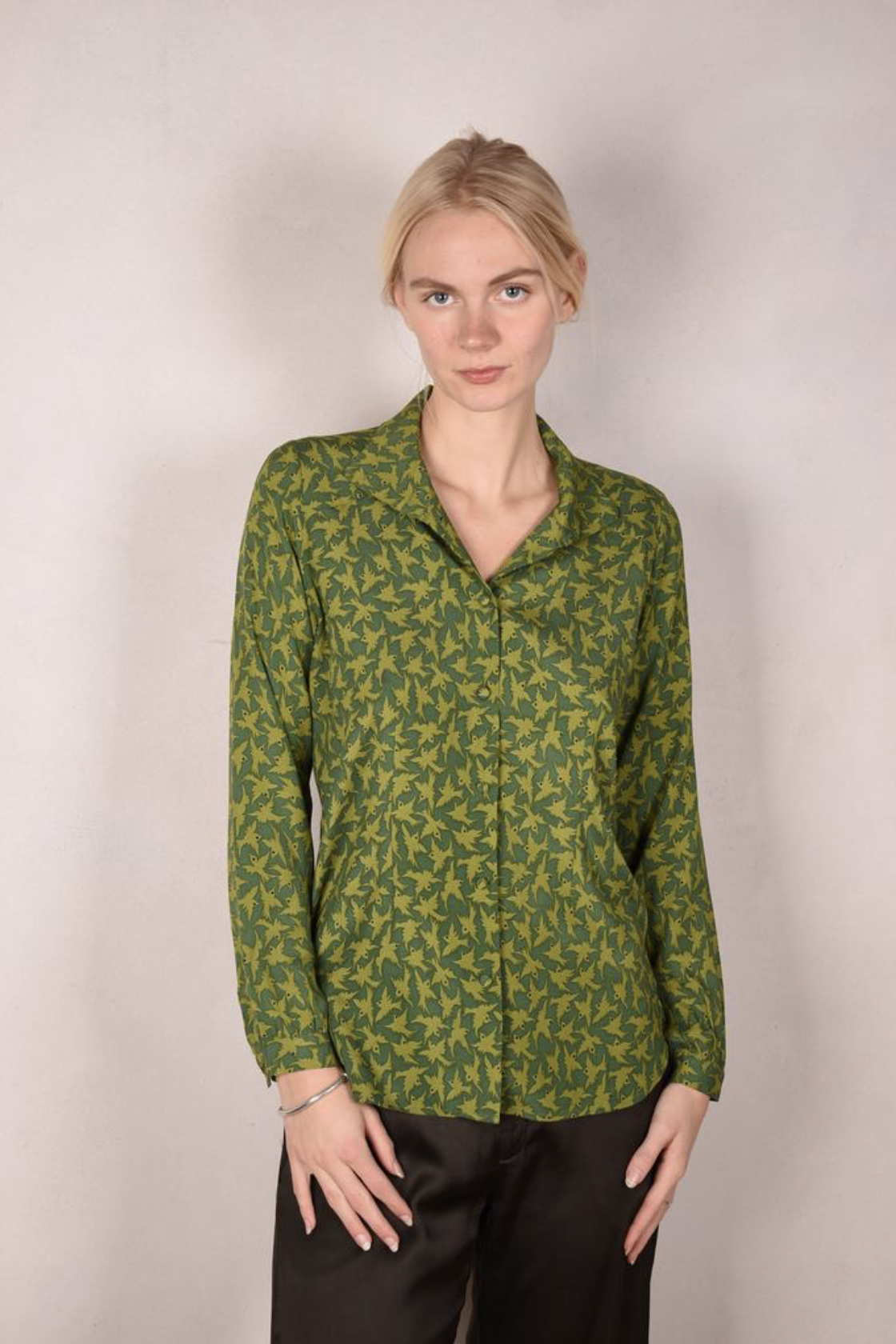 Tone Barker Alexa Shirt Bird Green-Tone Barker-Sophies.dk