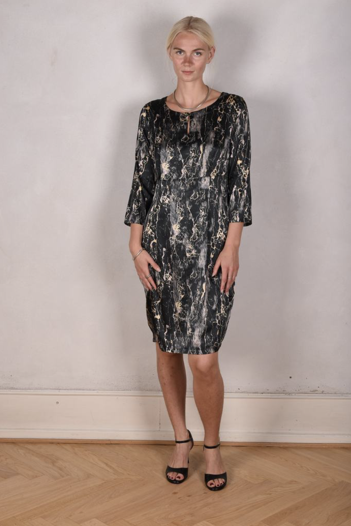 Tone Barker Maudacity Dress Marble Black-Tone Barker-Sophies.dk