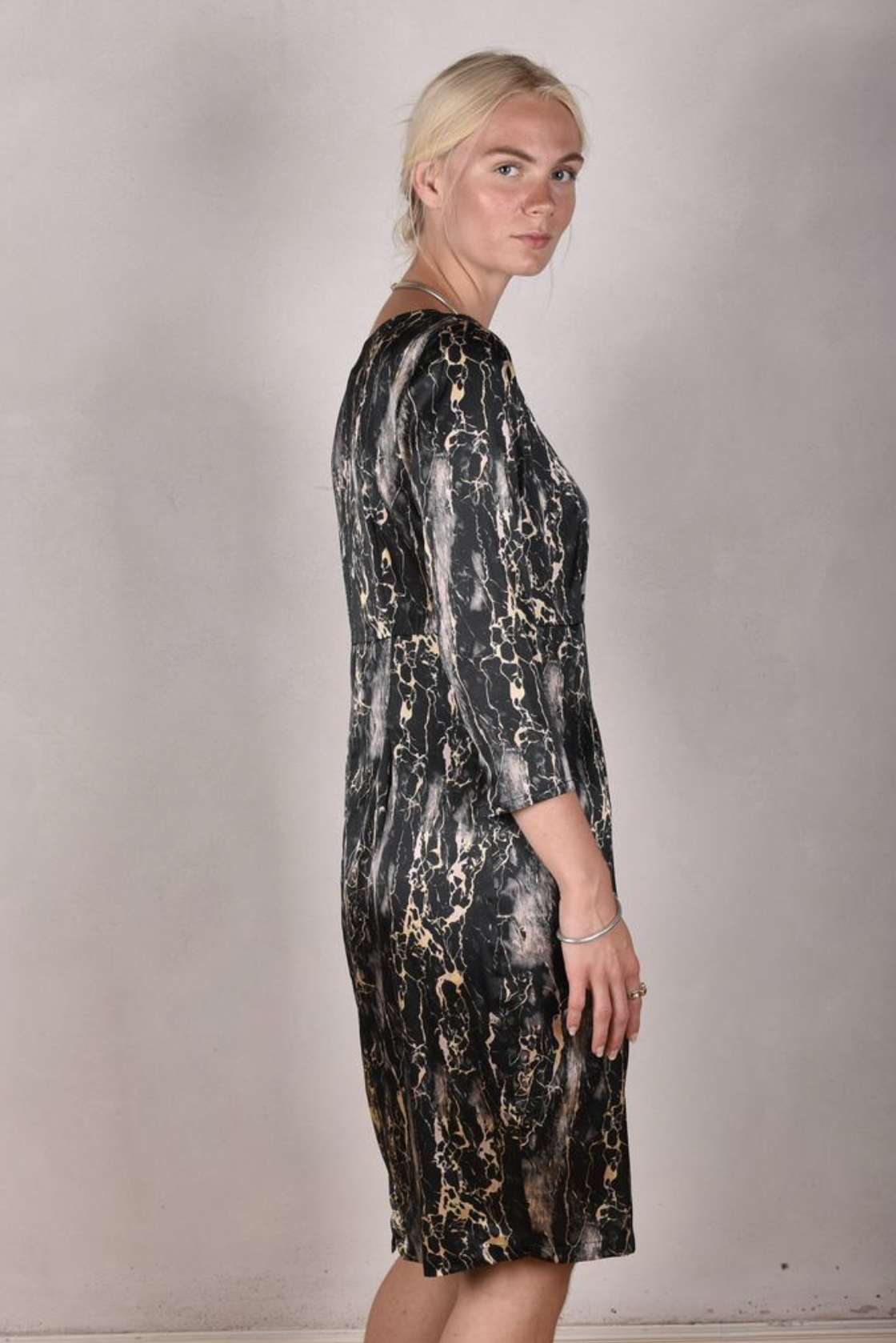Tone Barker Maudacity Dress Marble Black-Tone Barker-Sophies.dk