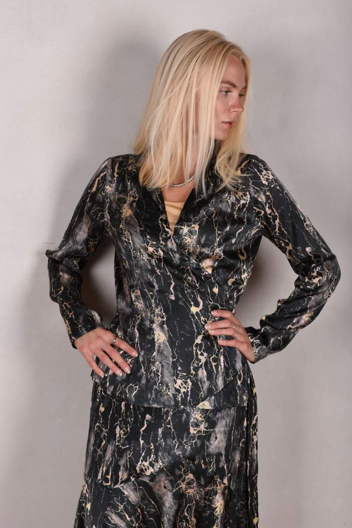 Tone Barker Wrafty Blouse Marble Black-Tone Barker-Sophies.dk