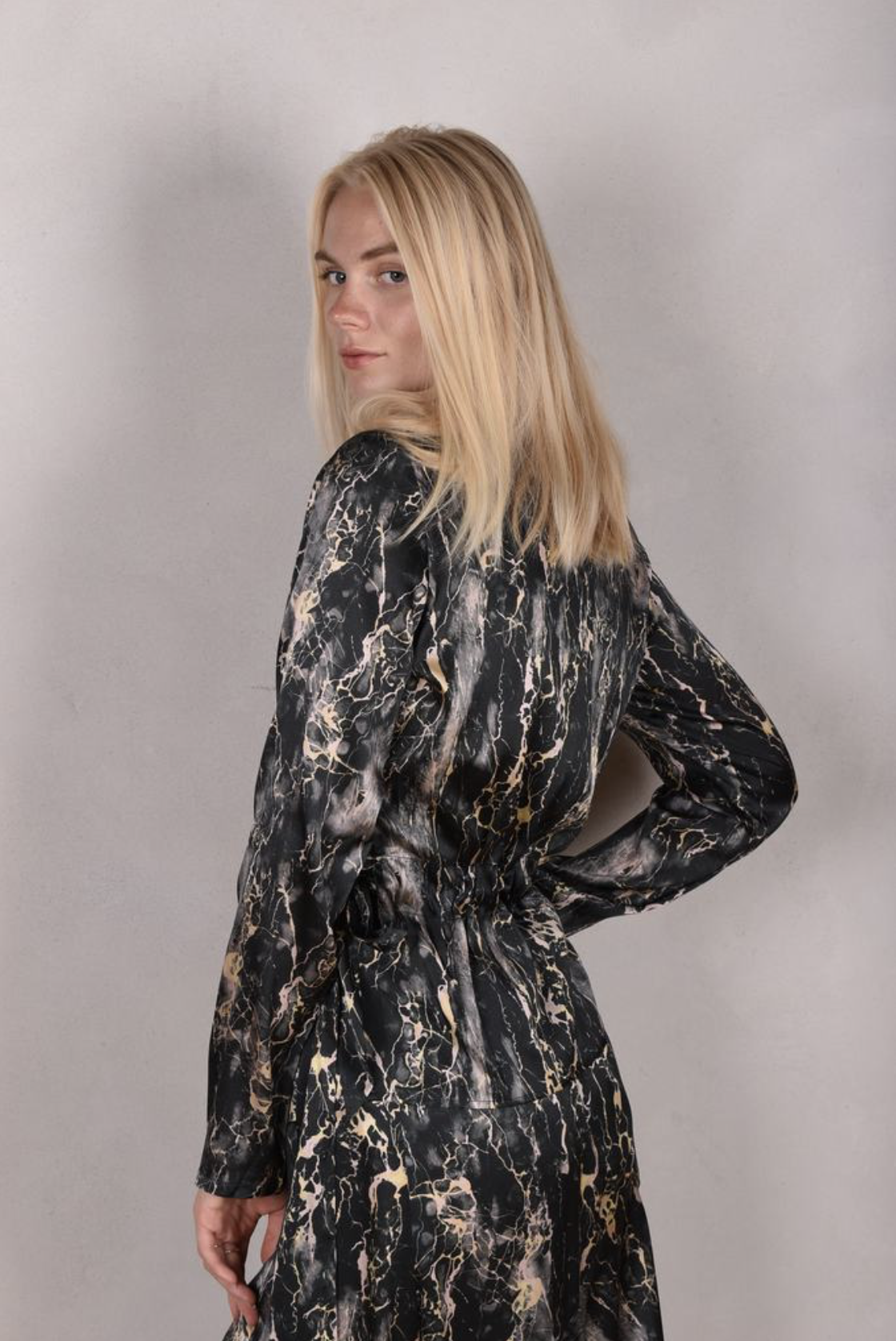 Tone Barker Wrafty Blouse Marble Black-Tone Barker-Sophies.dk