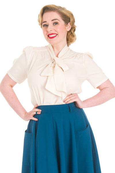 Pretty Retro Pussy Bow Blouse Ivory - Sophies.dk #farve_ivory